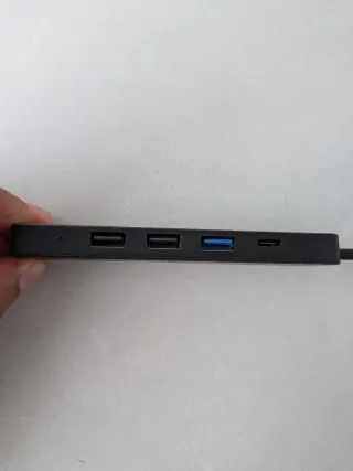 Adaptador Hama USB-C Tiene los siguientes huecos:
