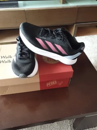 Zapatillas Adidas Negras y Rosas