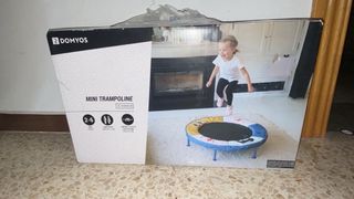 Cama elástica infantil con diseño divertido