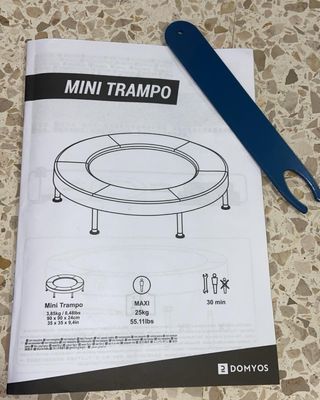 Cama elástica infantil con diseño divertido