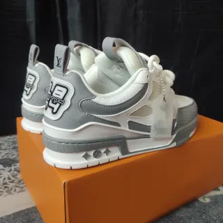 Zapatos Louis Vuitton Skate Grises y Blancos