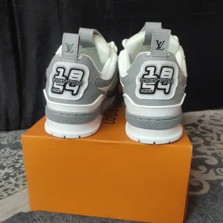 Zapatos Louis Vuitton Skate Grises y Blancos