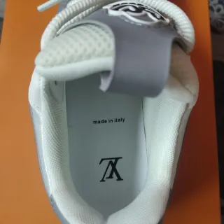 Zapatos Louis Vuitton Skate Grises y Blancos