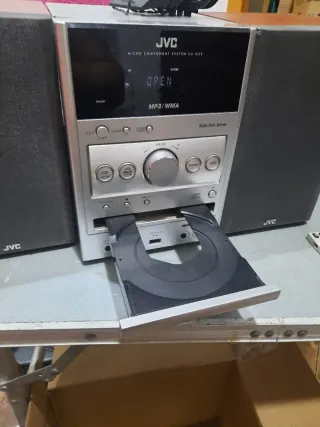 Radio JVC UX-G39 con altavoces y mando