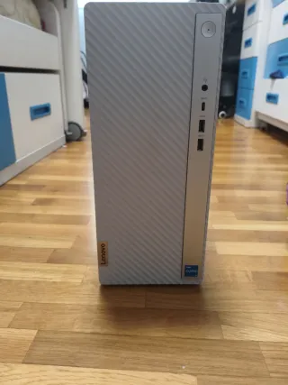 PC Sobremesa Lenovo Plata