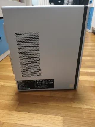 PC Sobremesa Lenovo Plata