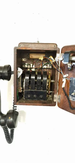 Teléfono antiguo de pared Standar Electrica