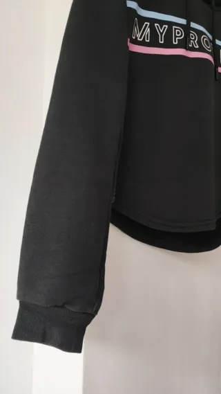 Sudadera cropped MyProtein