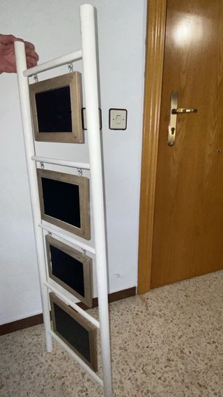 Escalera decorativa portafotos