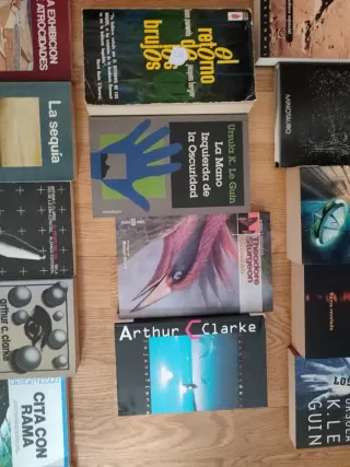 Libros Ciencia ficción: Arthur C.Clarke, Le Guin..