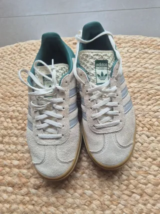 Adidas Gazelle chica azul y beige 37.5