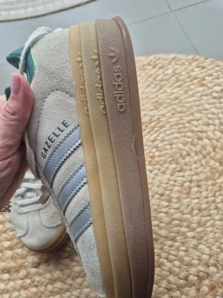 Adidas Gazelle chica azul y beige 37.5
