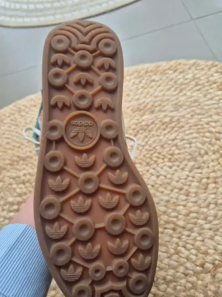 Adidas Gazelle chica azul y beige 37.5