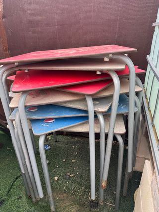 Sillas y mesas de exterior.