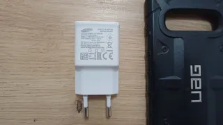 Samsung S10+, cargador original, regalo funda UAG