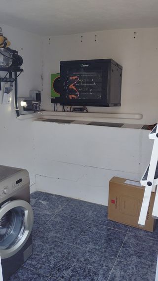 3 Baterías Litio 2.4KW con Armario