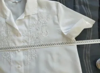 Blusa vintage La Foreta bordada