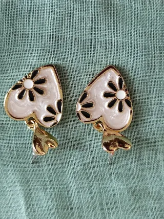 Orecchini cuore smalto madreperla oro