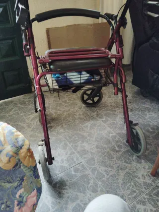 Andador Plegable con Asiento y Cesta