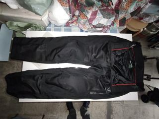 Chaqueta y pantalón moto