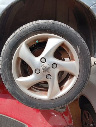 Llanta Firestone 185/65R15 Peugeot