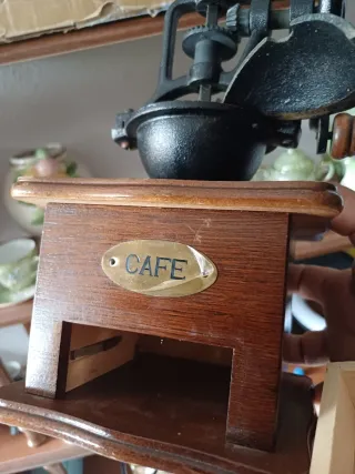 Molinillo de café vintage madera y metal