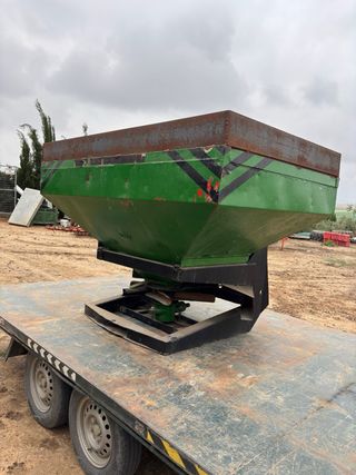 Abonadora Aguirre 1300kg