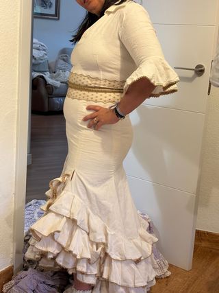 Traje de flamenca blanco y dorado Cuello camisero