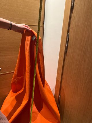 Puff naranja de poliéster
