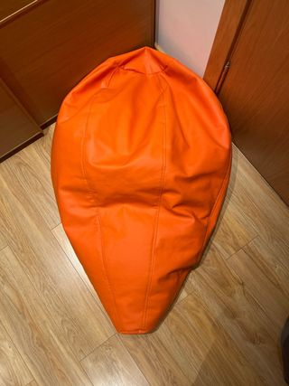 Puff naranja de poliéster