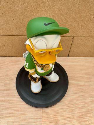 Figura Pato Donald Rapero