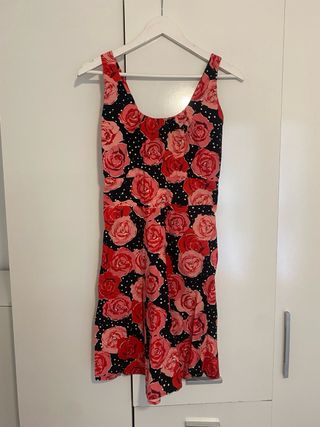 Vestido Pin-Up Flores Rojas y Negras