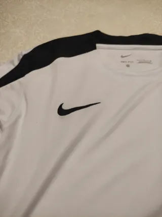 Camiseta Nike Dry-Fit Blanca