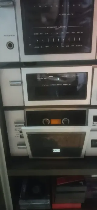 Mini cadena y tocadiscos vintage marca AKAI