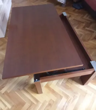 Mesa de centro elevable de madera