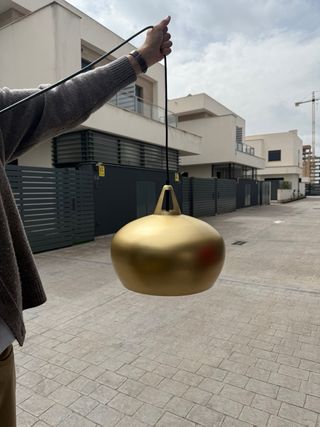 Lámpara de salón dorada