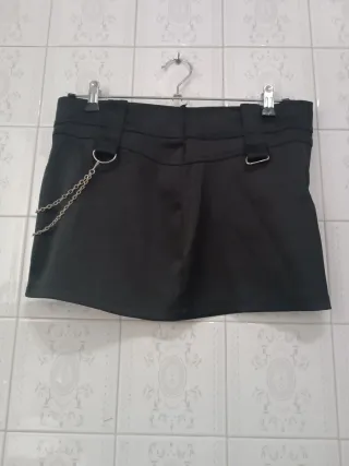Falda negra talla 38-40. Descatalogada. Año 2004