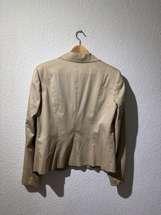 Chaqueta americana corta beige