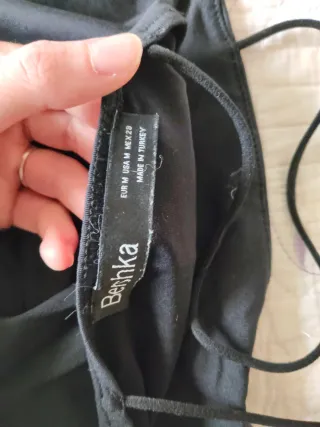 Top negro sin tirantes con cordones