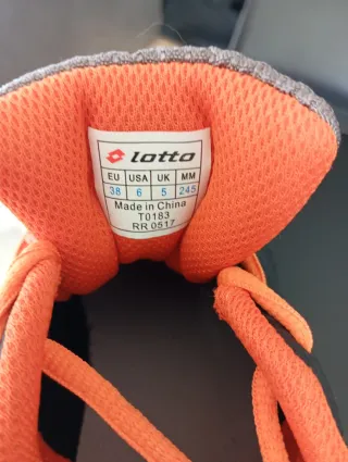 Scarpe da ginnastica Lotto nere e arancioni junio3
