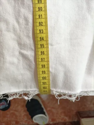 Vaqueros blancos pata ancha