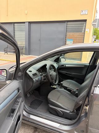 Opel Astra 2010