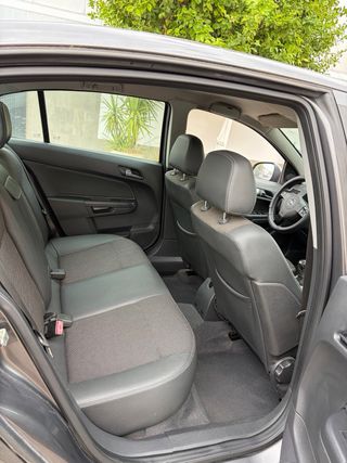 Opel Astra 2010