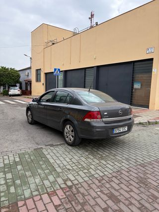 Opel Astra 2010