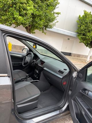 Opel Astra 2010