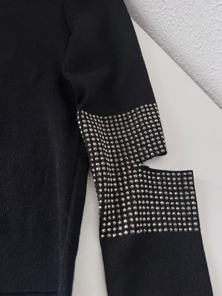 Camiseta Zara manga larga con pedrería