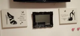 Quadri e specchio decorativo