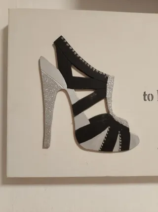 Quadri e specchio decorativo