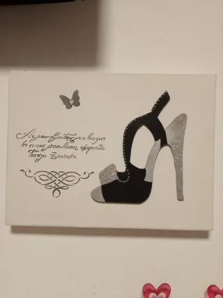 Quadri e specchio decorativo