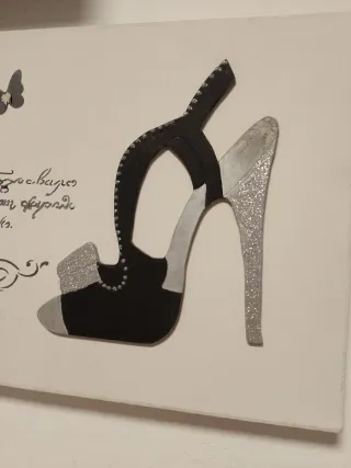 Quadri e specchio decorativo